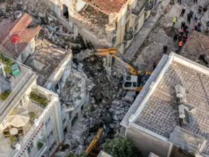 Τραγικός επίλογος στην κατάρρευση του κτηρίου στην Πλάκα, νεκροί και οι έξι αγνοούμενοι