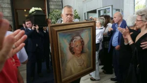 Με συγκίνηση το τελευταίο «αντίο» στη Μαργαρίτα Παπανδρέου (pics)