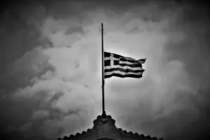 Τριήμερο εθνικό πένθος στις Ένοπλες Δυνάμεις για τους δύο πιλότους του Phantom που συνετρίβη στην Τανάγρα